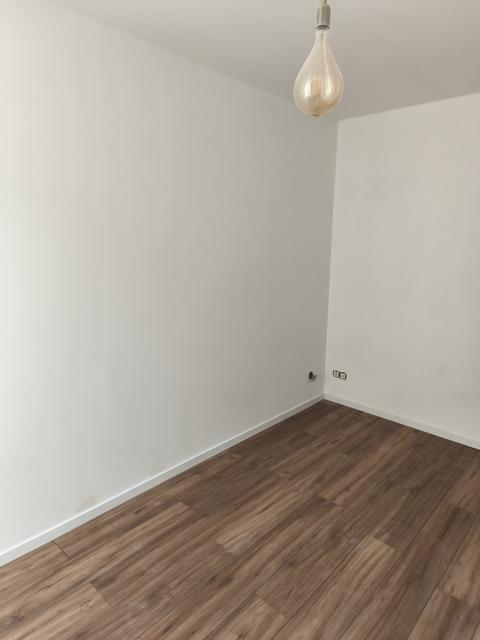 Chambre : murs, plafond et sol stratifié — KSC Peinture